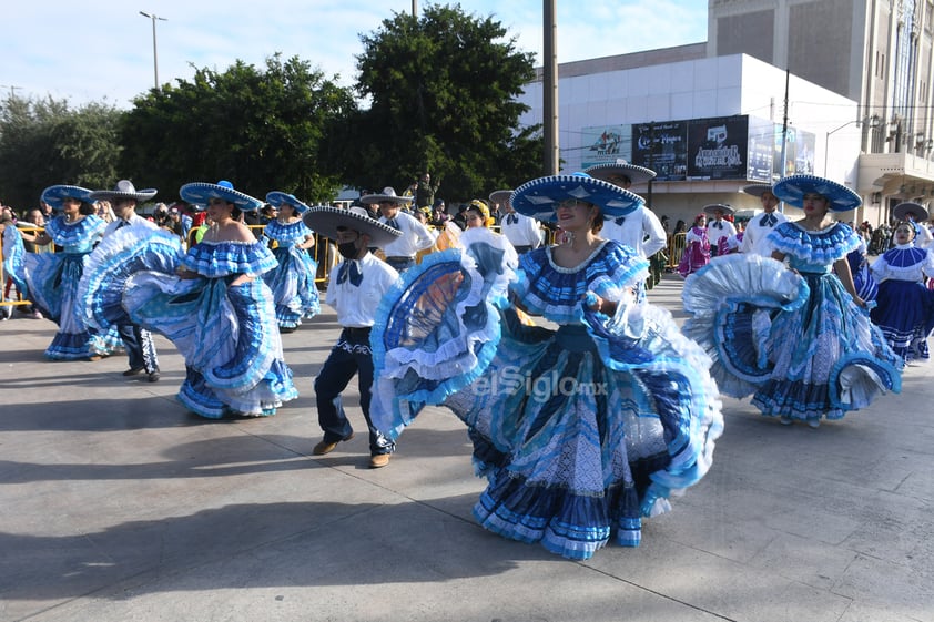 Con poca afluencia se desarrolla desfile de la Revolución en Torreón