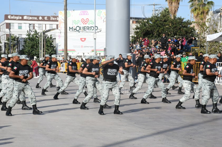 Con poca afluencia se desarrolla desfile de la Revolución en Torreón