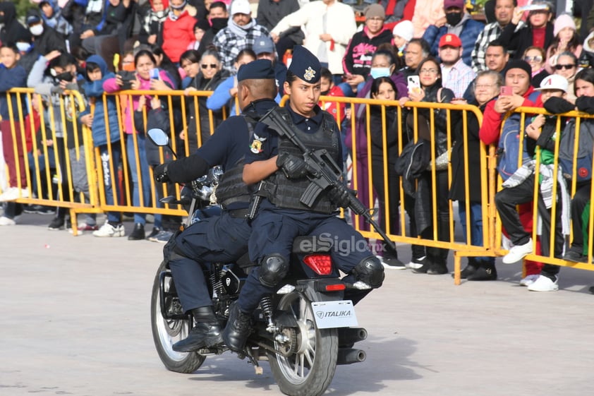 Con poca afluencia se desarrolla desfile de la Revolución en Torreón