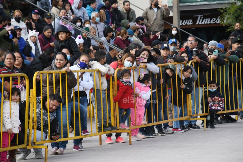 Con poca afluencia se desarrolla desfile de la Revolución en Torreón