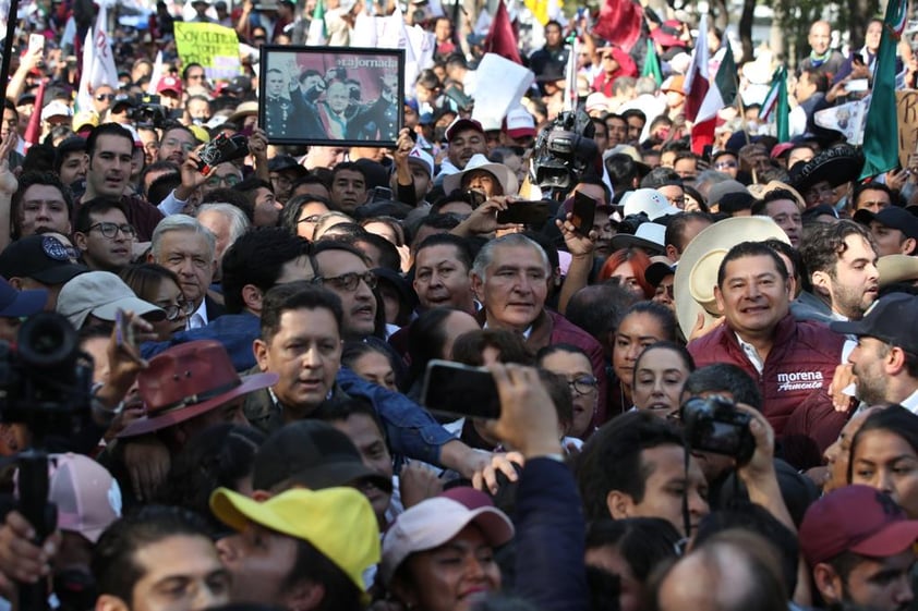 Desde CDMX, López Obrador encabeza marcha por cuatro años de gobierno