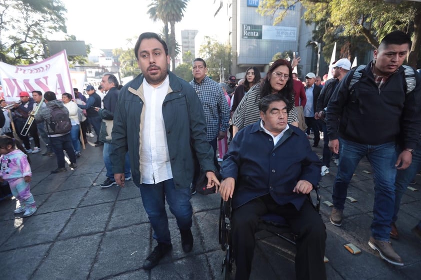 Desde CDMX, López Obrador encabeza marcha por cuatro años de gobierno