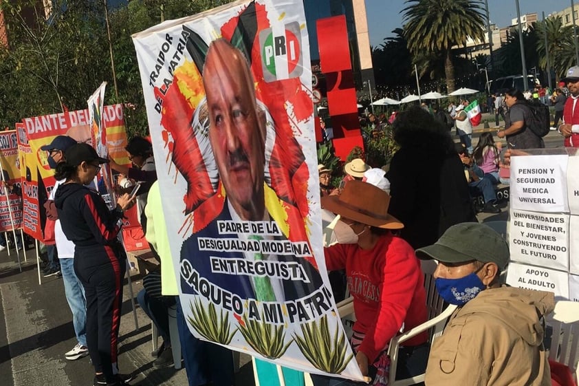 Desde CDMX, López Obrador encabeza marcha por cuatro años de gobierno