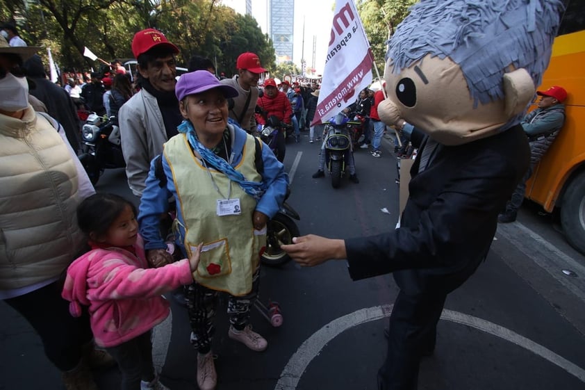 Desde CDMX, López Obrador encabeza marcha por cuatro años de gobierno