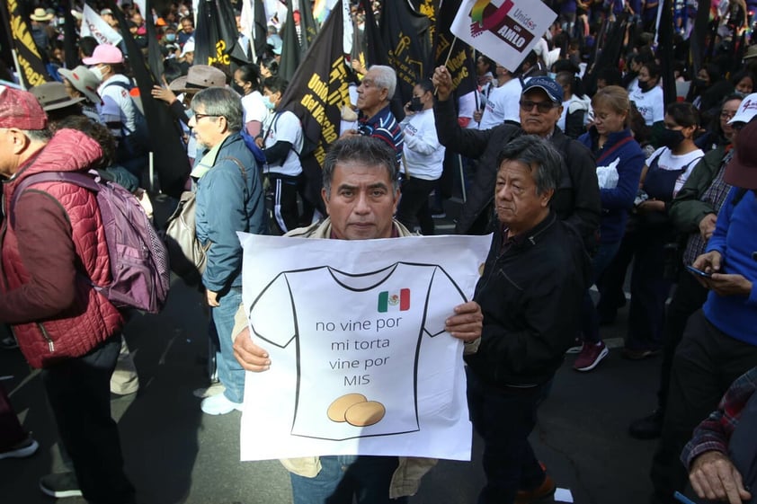 Desde CDMX, López Obrador encabeza marcha por cuatro años de gobierno