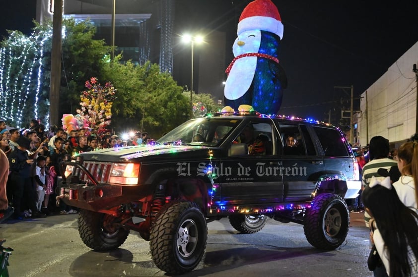 Desfile Navideño alegra las calles de La Laguna