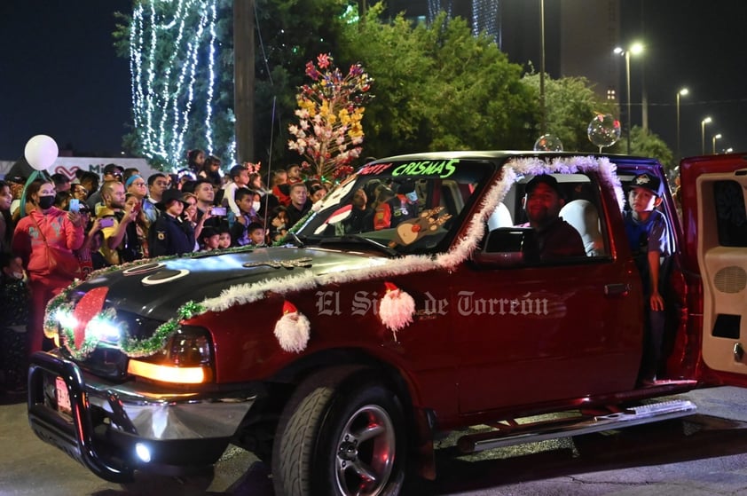 Desfile Navideño alegra las calles de La Laguna