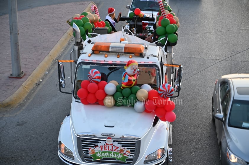 Desfile Navideño alegra las calles de La Laguna