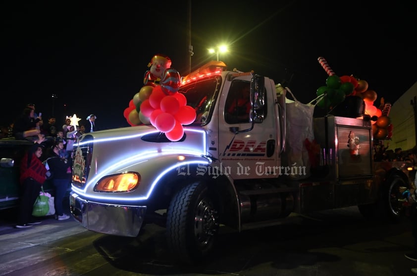 Desfile Navideño alegra las calles de La Laguna