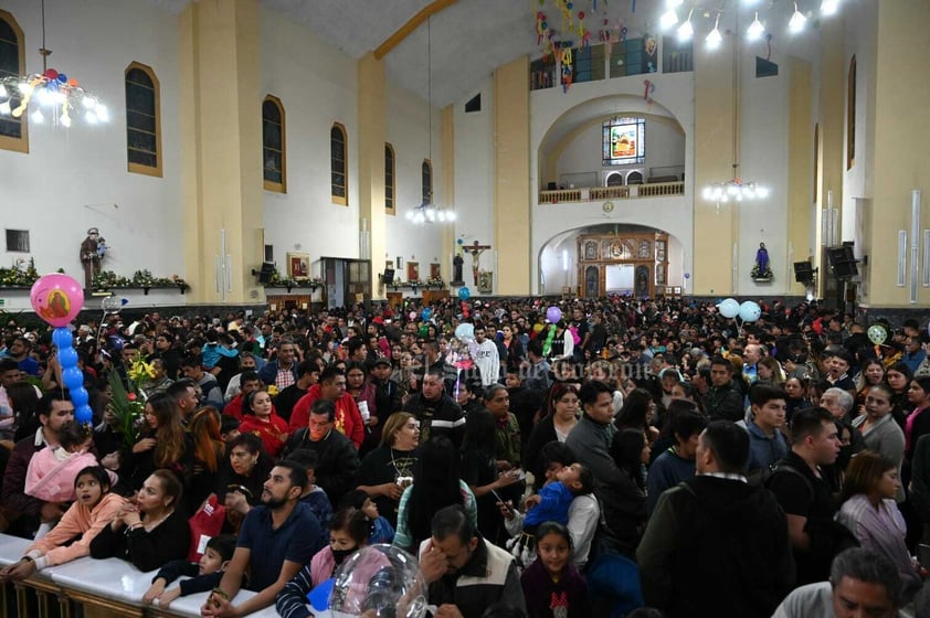 Celebran Misa de Gallo y Mañanitas a la Virgen de Guadalupe en Torreón