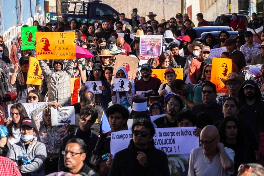 Marchan tras asesinato de los activistas Francisco Zapata y Raúl Sánchez en Zacatecas