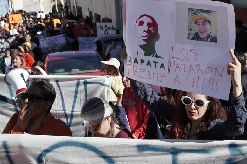 Marchan tras asesinato de los activistas Francisco Zapata y Raúl Sánchez en Zacatecas