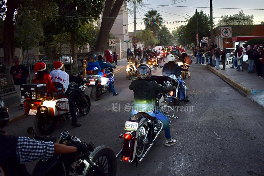 Motociclistas recorren las tres ciudades en primera rodada navideña