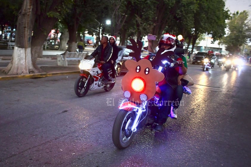 Motociclistas recorren las tres ciudades en primera rodada navideña