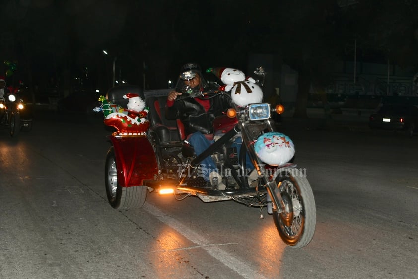 Motociclistas recorren las tres ciudades en primera rodada navideña