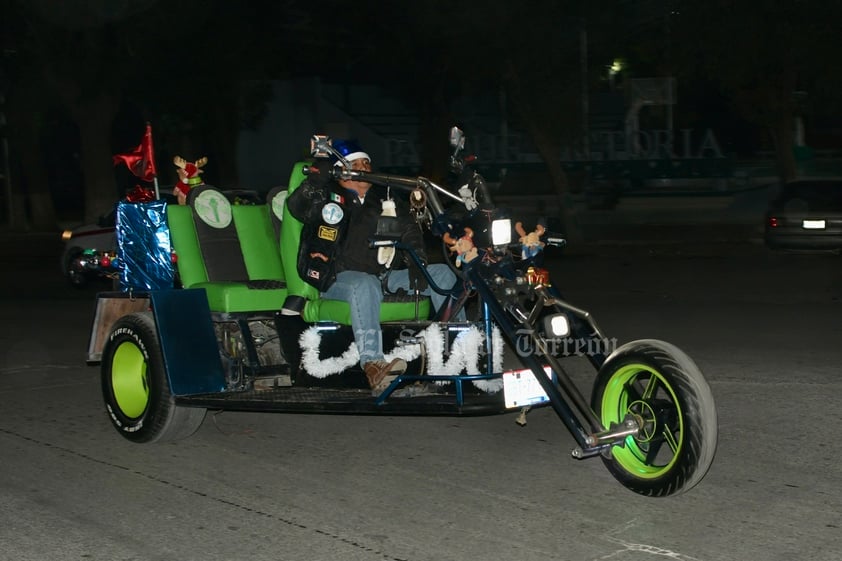 Motociclistas recorren las tres ciudades en primera rodada navideña