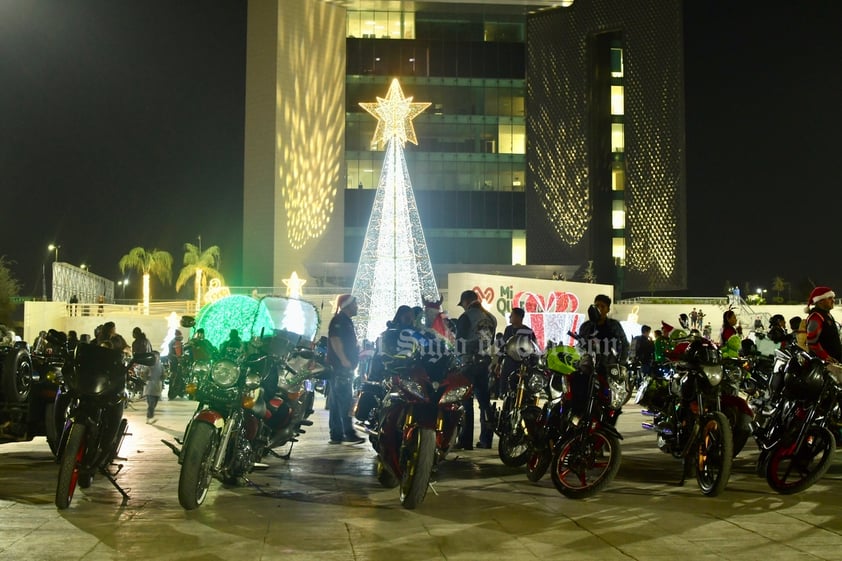 Motociclistas recorren las tres ciudades en primera rodada navideña