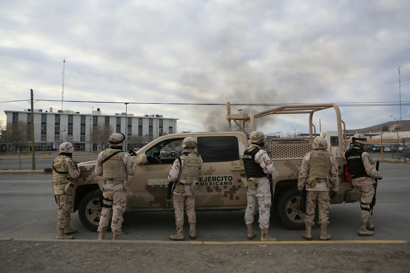 Ataque armado deja muertos y fuga de reos del Cereso en Ciudad Juárez