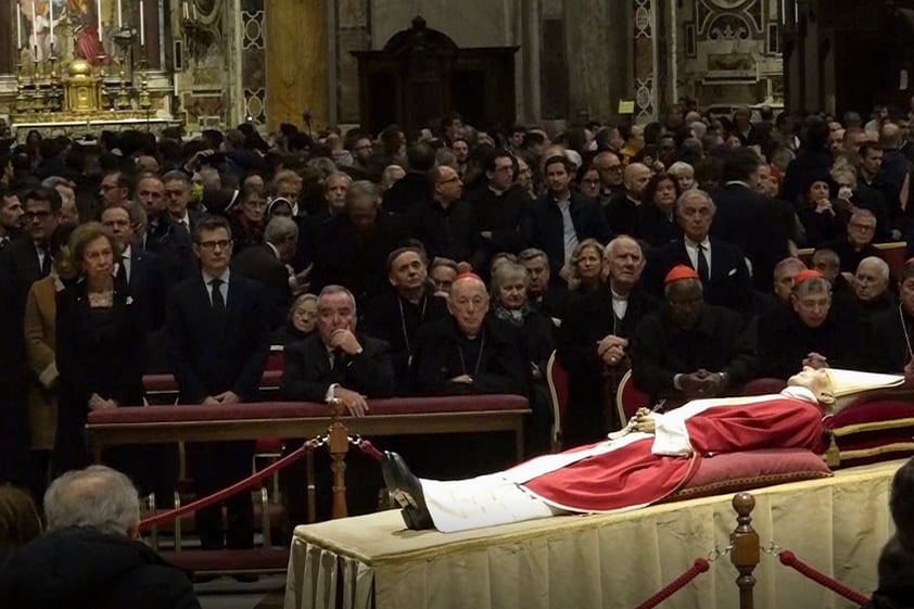 Fue velado en la Basílica de San Pedro.