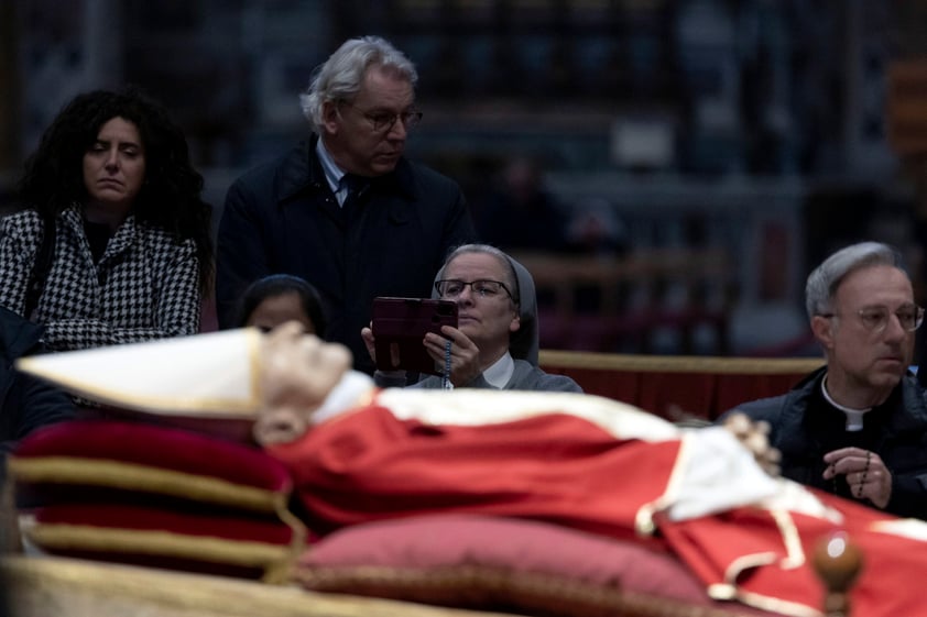 El actual papa, Francisco, presidirá la ceremonia.