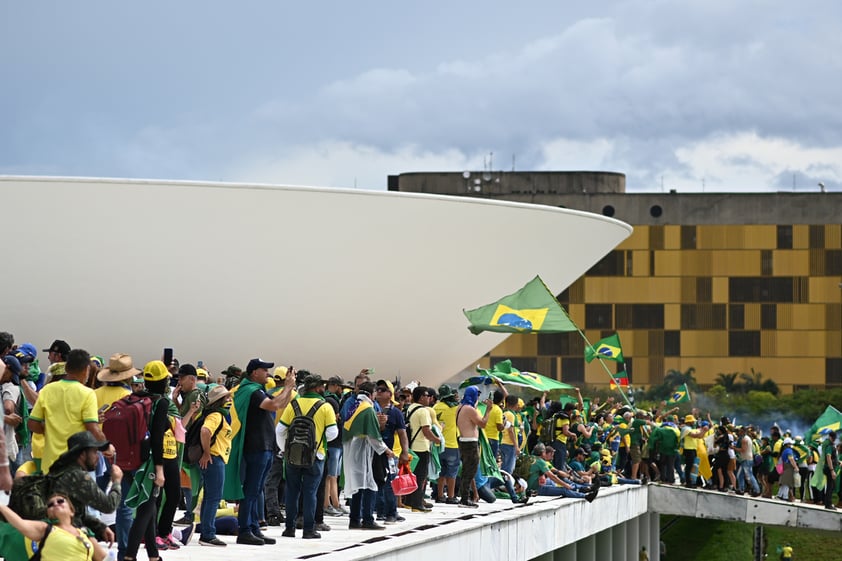 Bolsonaristas invaden sedes de Poderes en Brasil en contra de Lula da Silva