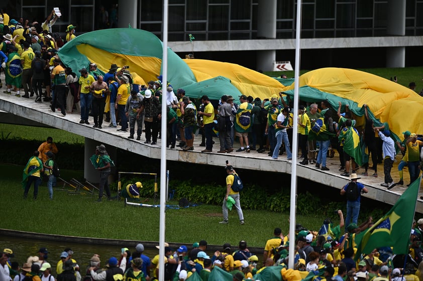 Bolsonaristas invaden sedes de Poderes en Brasil en contra de Lula da Silva