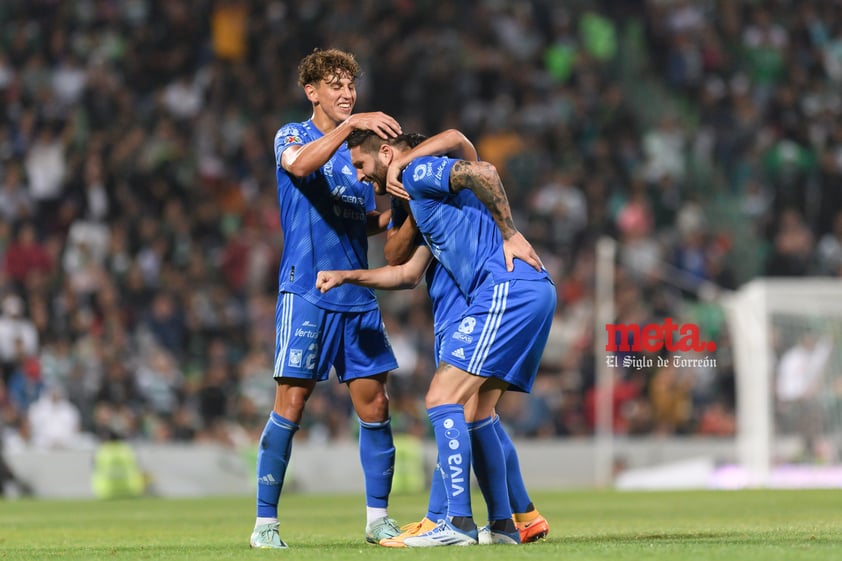 Santos Laguna vs Tigres UANL