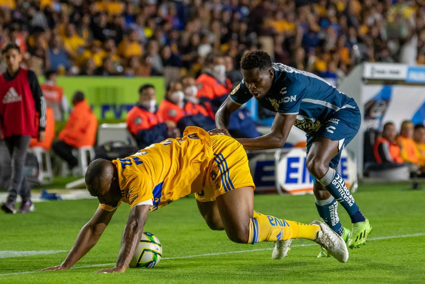 Tigres golea al campeón Pachuca