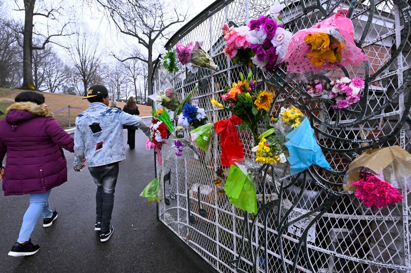 Cientos acuden a funeral de Lisa Marie Presley en Tennessee