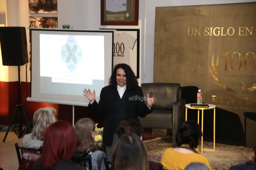 Consuelo Sáizar reflexiona sobre modelos culturales con conferencia