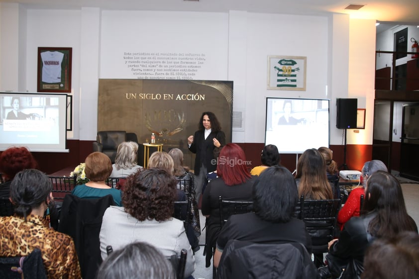 Consuelo Sáizar reflexiona sobre modelos culturales con conferencia