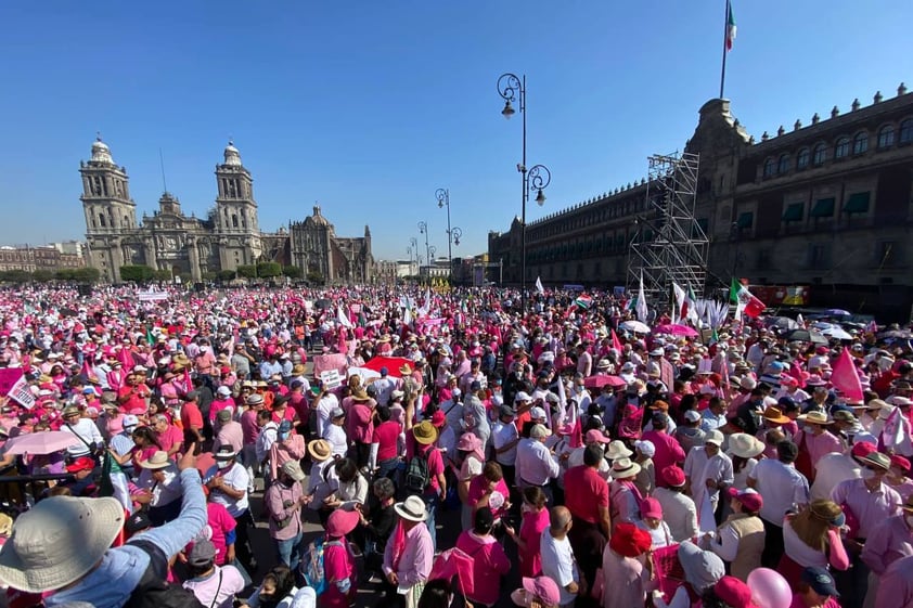 Marchan en defensa del INE en Ciudad de México