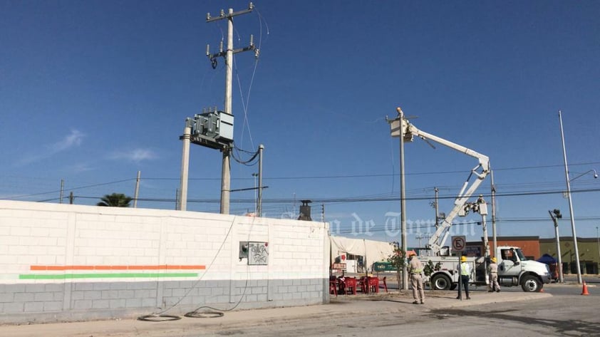 Personal de CFE se movilizó la mañana de este martes 7 de marzo.