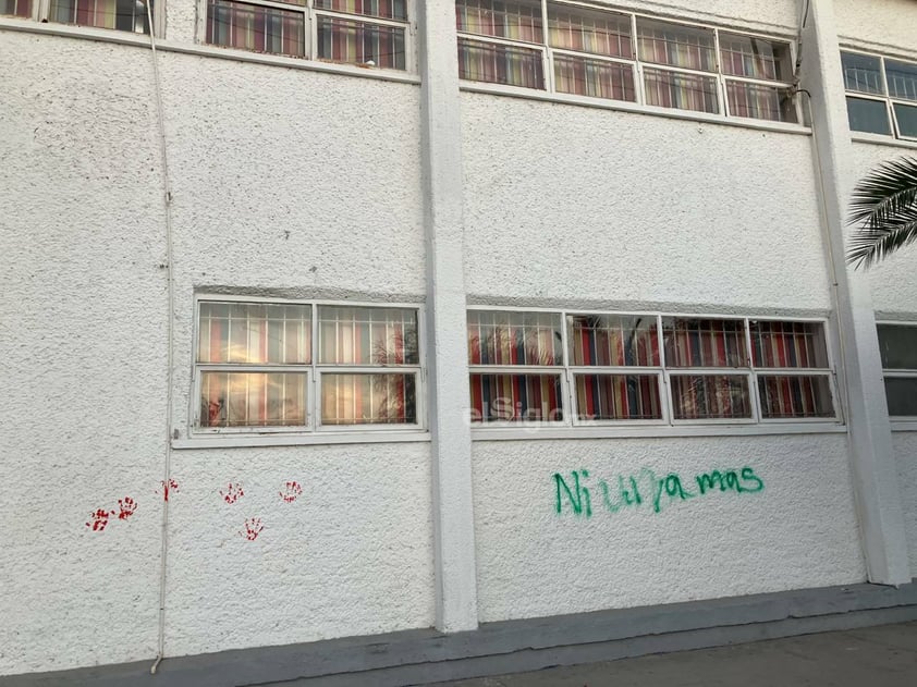 Cientos de mujeres se concentran en la Plaza Mayor de Torreón