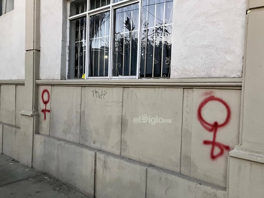 Cientos de mujeres se concentran en la Plaza Mayor de Torreón