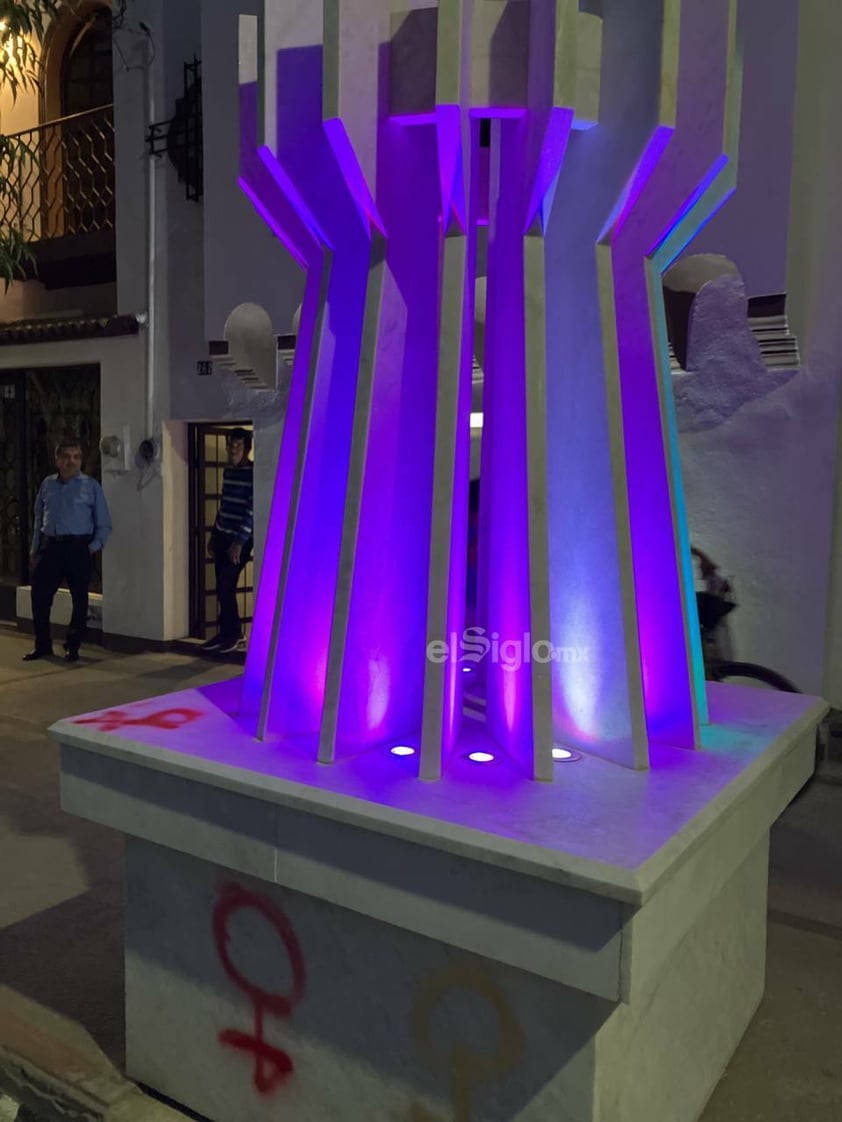 Cientos de mujeres se concentran en la Plaza Mayor de Torreón