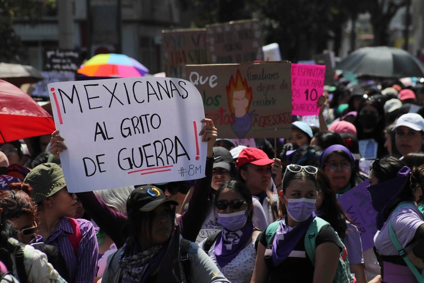 Miles marchan por Día Internacional de la Mujer en Ciudad de México