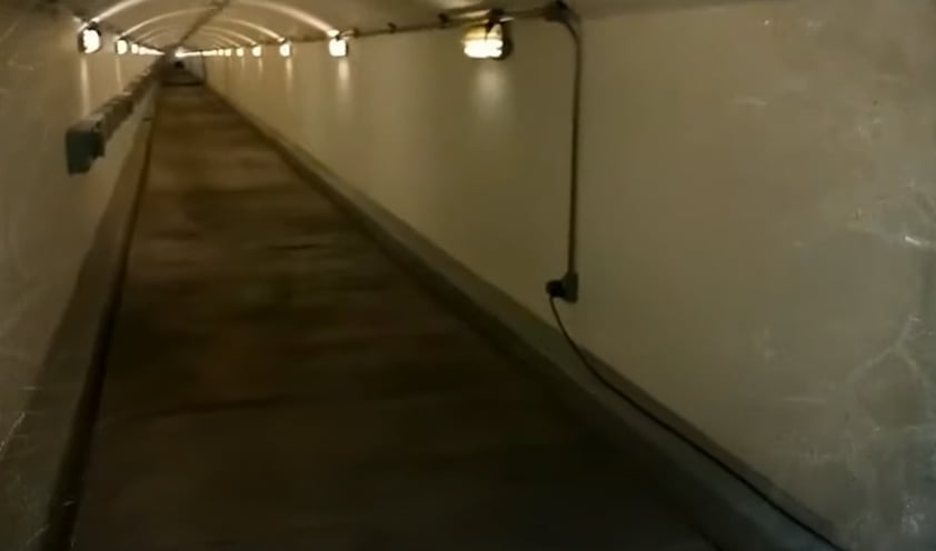 El túnel estaba siempre iluminado.