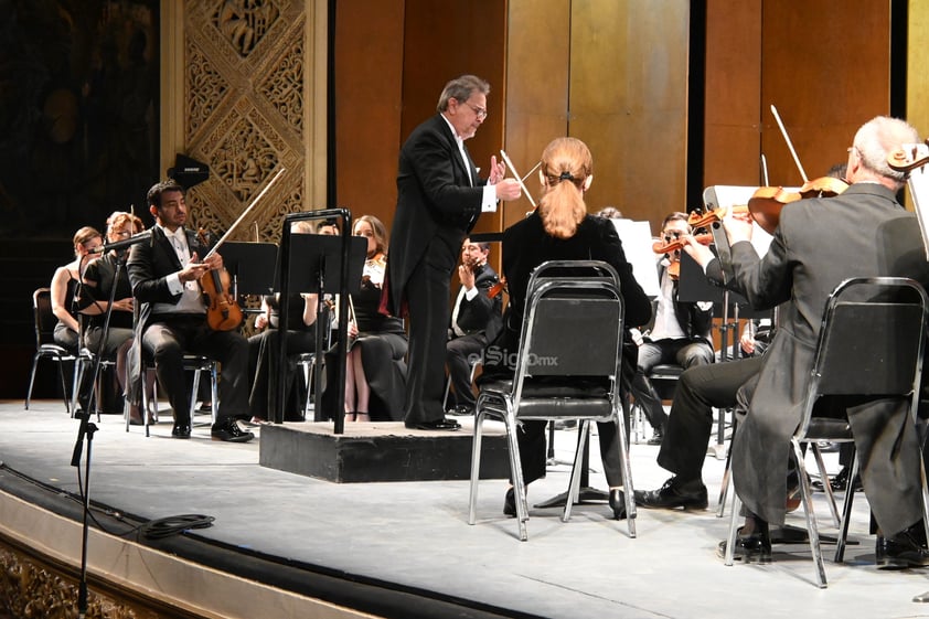 Cornista Uriel Ortiz interpreta a Weber con Camerata de Coahuila