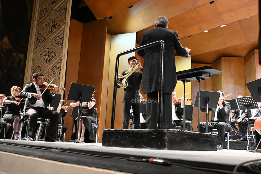 Cornista Uriel Ortiz interpreta a Weber con Camerata de Coahuila