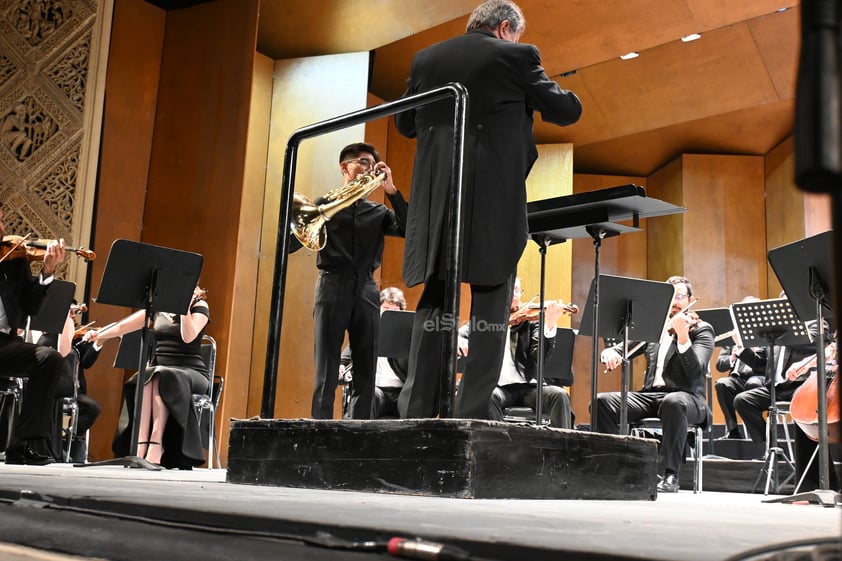 Cornista Uriel Ortiz interpreta a Weber con Camerata de Coahuila