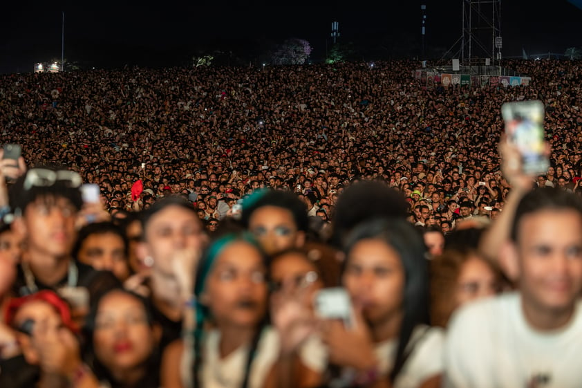 'Saoko, papi, Saoko', Rosalía revienta Lollapalooza Brasil