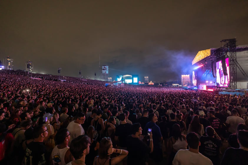 'Saoko, papi, Saoko', Rosalía revienta Lollapalooza Brasil