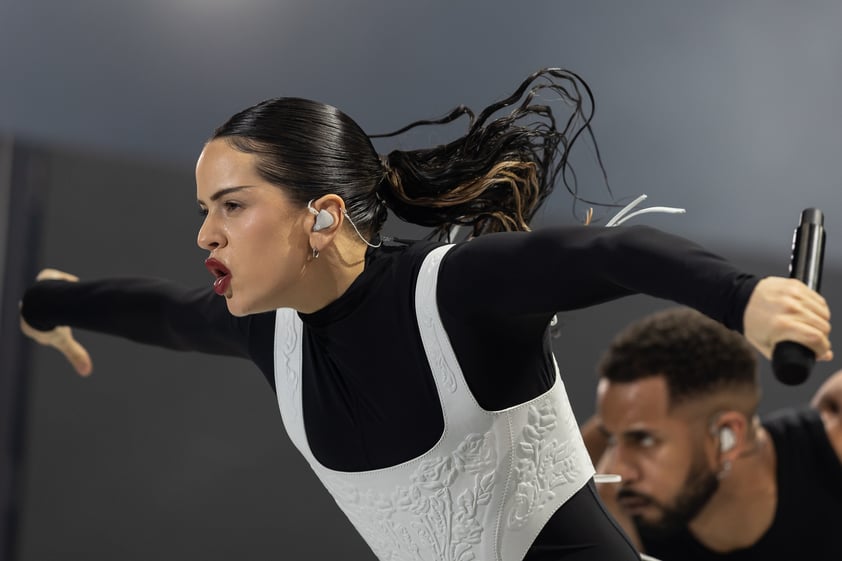 'Saoko, papi, Saoko', Rosalía revienta Lollapalooza Brasil