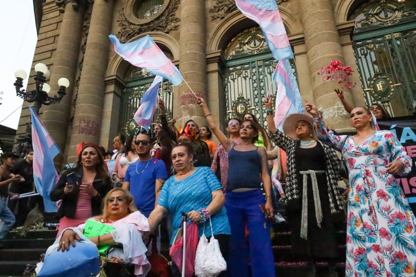 Cientos marchan en CDMX por Día Internacional de la Visibilidad Trans