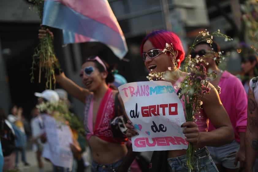 Cientos marchan en CDMX por Día Internacional de la Visibilidad Trans