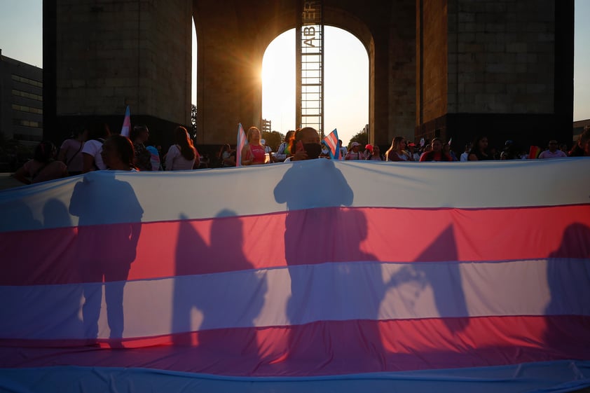 Cientos marchan en CDMX por Día Internacional de la Visibilidad Trans