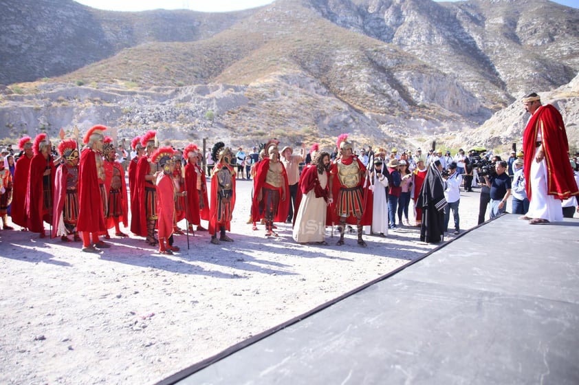 Arranca representación del Viacrucis en Torreón