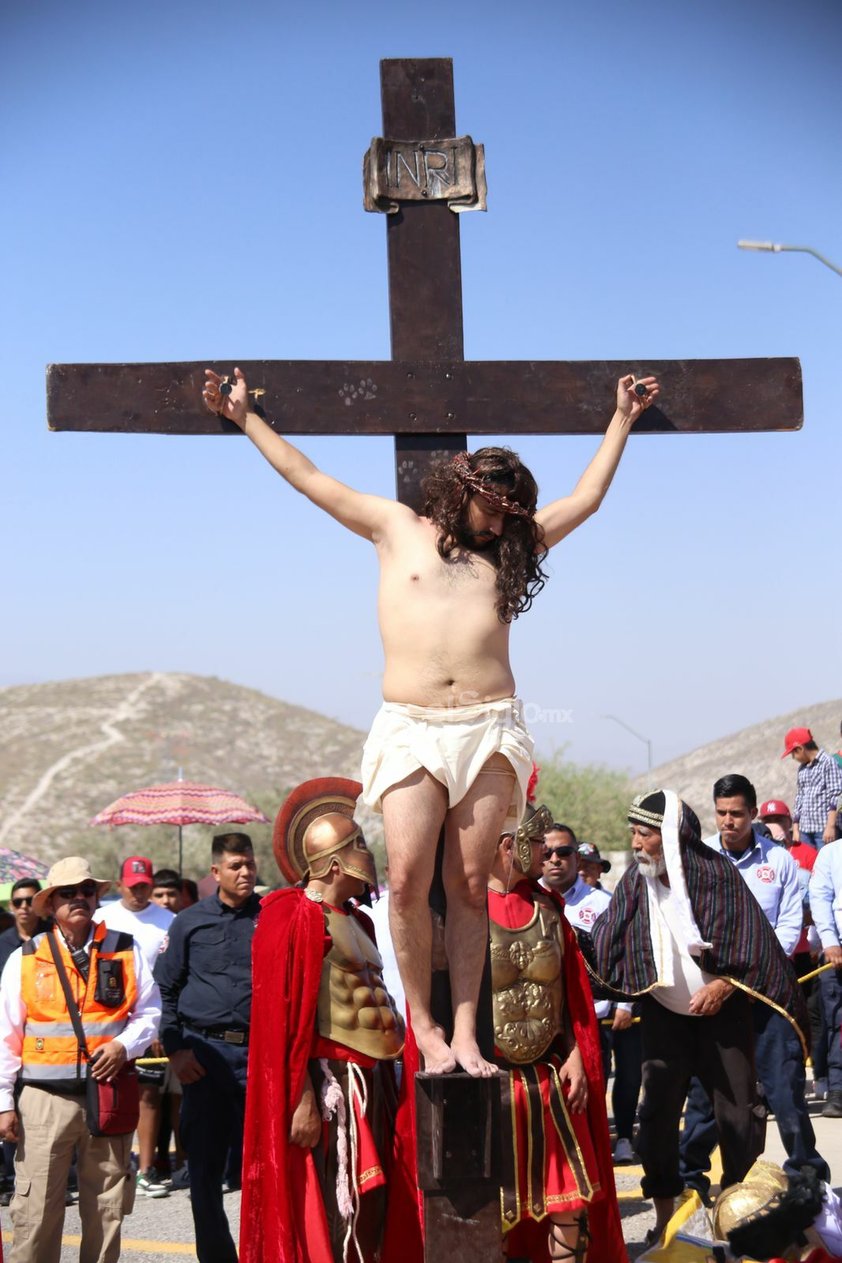 Arranca representación del Viacrucis en Torreón