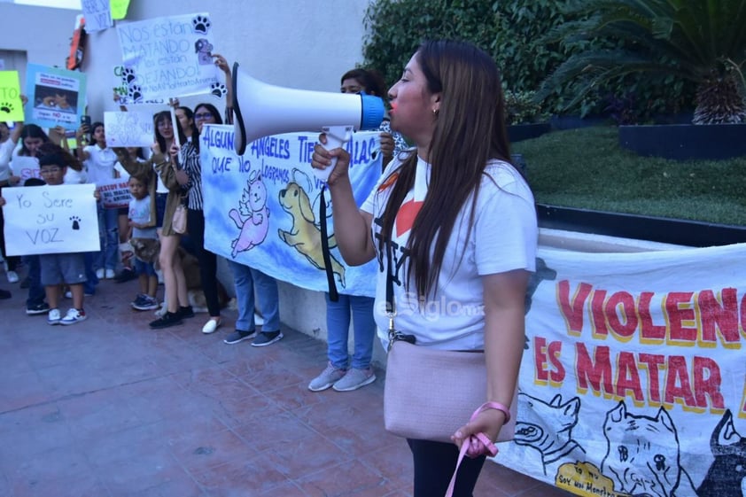 Protestan contra bomberos asesinos de perros en Monclova